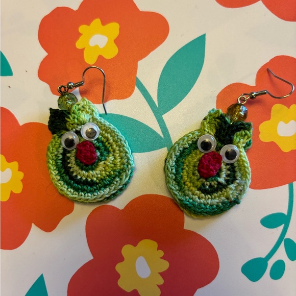 Hand made crochet owl Earring - Picture 6 of 7